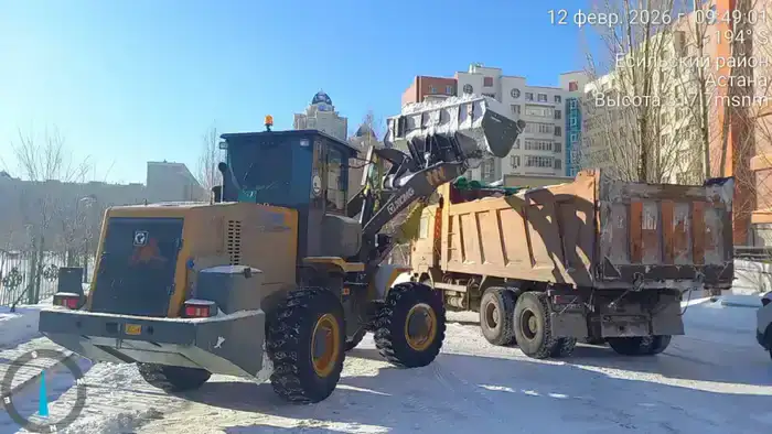 Снегоуборочные работы в Астане количество спецтехники и дорожных рабочих