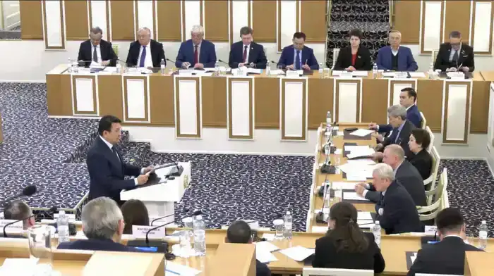 Шалкар Байбеков обсудил проект новой Конституции на заседании Комиссии по конституционной реформе, акцентировав внимание на образовании, экологии и культурных приоритетах.