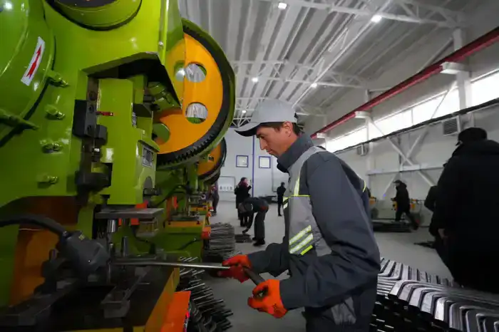 ВРП НА ДУШУ НАСЕЛЕНИЯ В ТУРКЕСТАНСКОЙ ОБЛАСТИ ДОСТИГ 1 667,0 ТЫС. ТЕНГЕ (3)