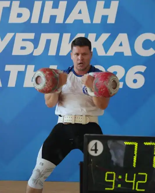 Карагандинский спасатель обновил рекорд страны по гиревому спорту (3)