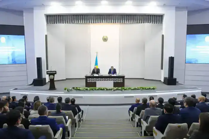 Итоги 2025 года: новый этап развития промышленности и строительства Казахстана под руководством Романа Скляра