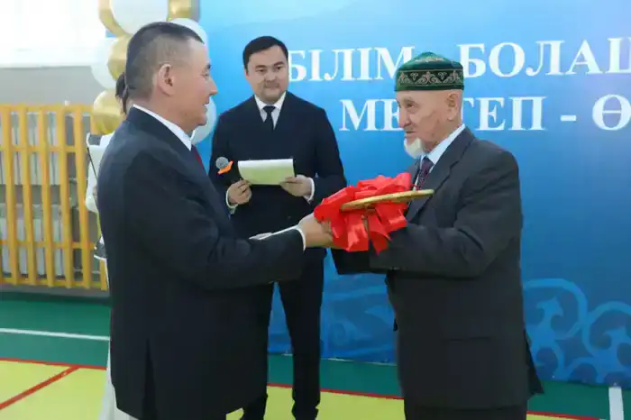 В селе Енбек Костанайского района открылась новая школа (2)