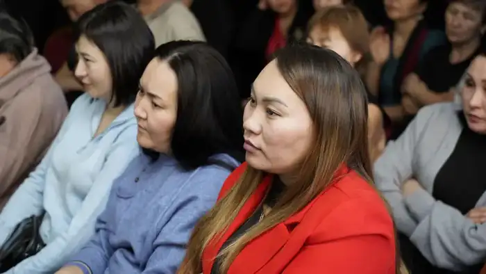 В СЕМЕЕ СОСТОЯЛАСЬ ВСТРЕЧА С КОЛЛЕКТИВОМ ДВОРЦА ТВОРЧЕСТВА ПО ПРОЕКТУ КОНСТИТУЦИИ (8)