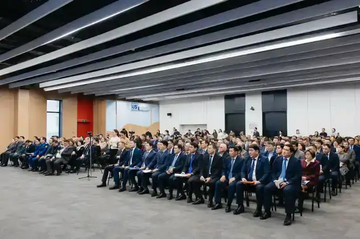 Аким Атырауской области провёл встречу с местными предпринимателями для обсуждения актуальных проблем бизнеса