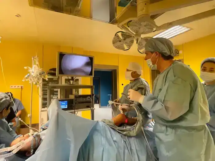 В Алматы успешно проведены 8 артроскопических операций на коленях у детей в Центре детской неотложной помощи