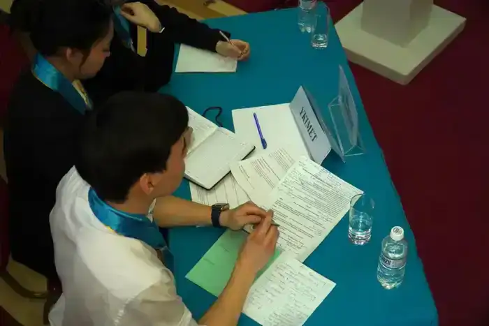 «Закон и порядок – путь честного гражданина»: в Астане прошли дебаты (2)