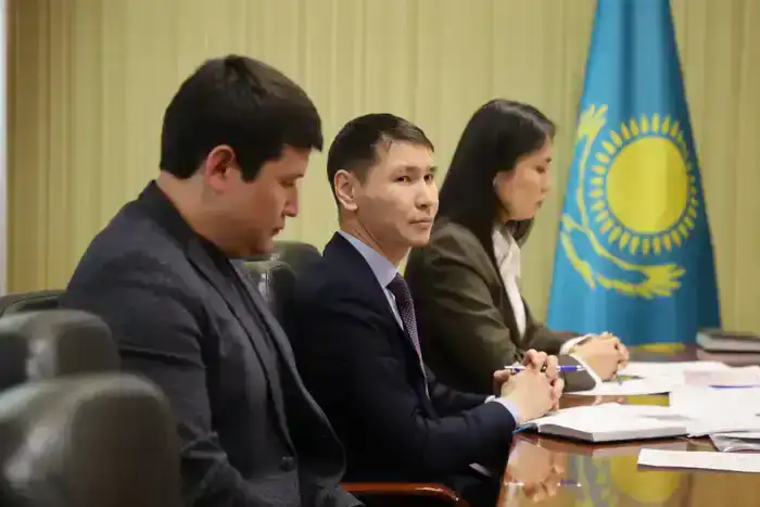 Обсуждение социальных проектов с НПО в городе Шымкенте