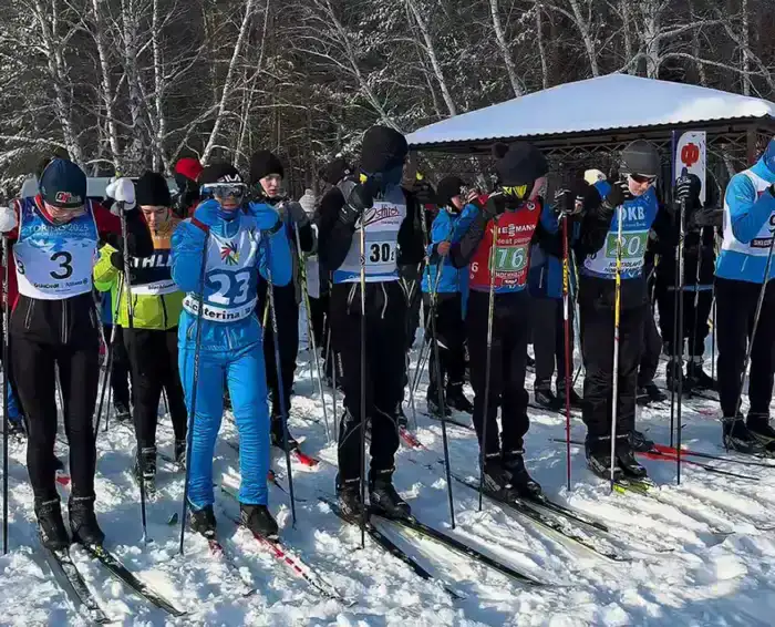 Акмолинцы поддержали участников зимней Олимпиады лыжным забегом (6)