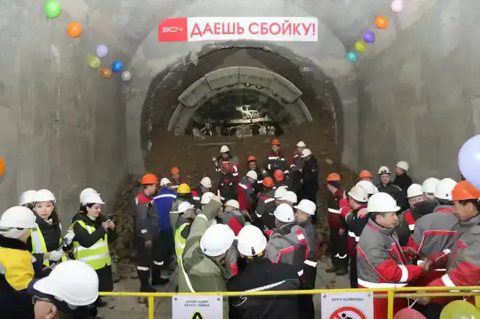 В Алматы завершена пробивка тоннелей до новой станции метро (2)