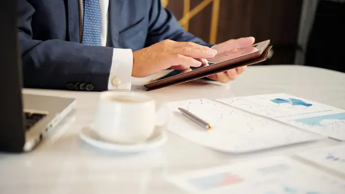 Токаев критикует бездействие сотрудников нацкомпаний: необходимость повышения ответственности и эффективности в работе