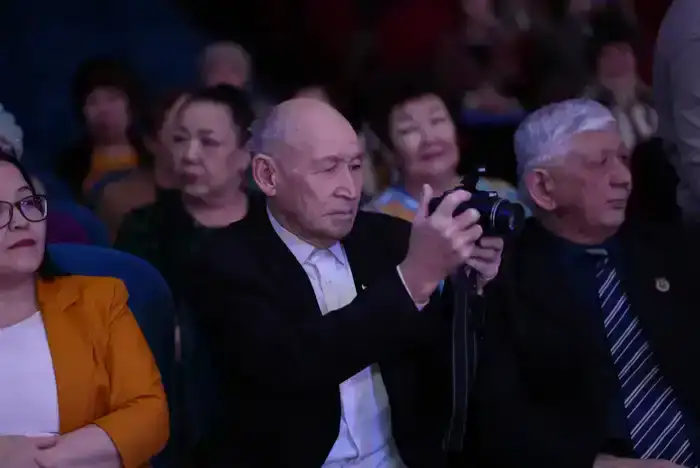 «Серебряный университет»: в Актобе начался учебный сезон для граждан старше 50 лет (6)