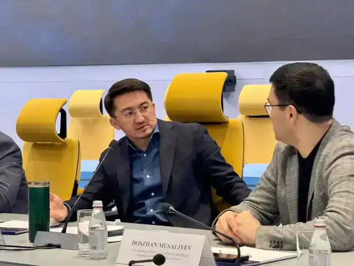 Проверка готовности систем Starlink к внедрению в Казахстан: встреча с Министром искусственного интеллекта Жасланом Мадиевым