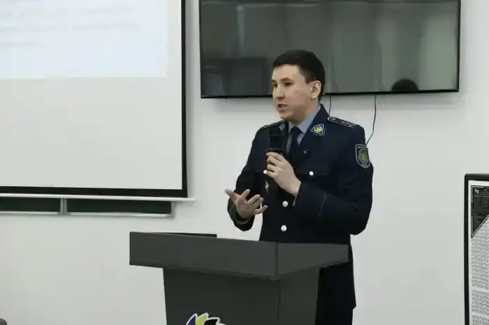 «Закон и порядок»: в Астане студентам разъяснили способы защиты от мошенников (3)