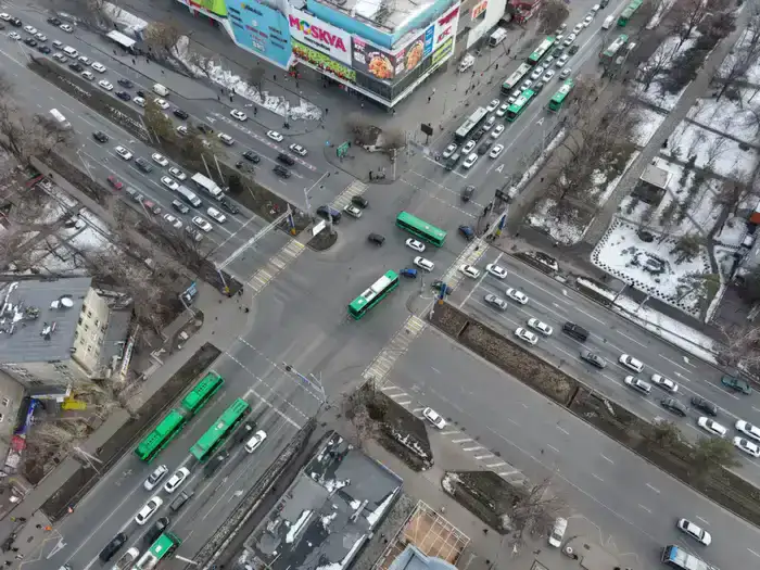 В Алматы стартует пилотный проект по изменению работы светофоров на загруженных перекрестках