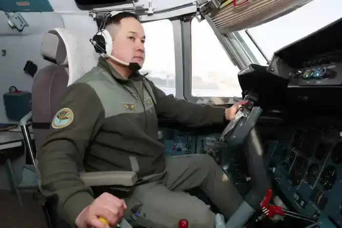 Пилот Национальной гвардии посвятил свыше 900 часов полетам (2)