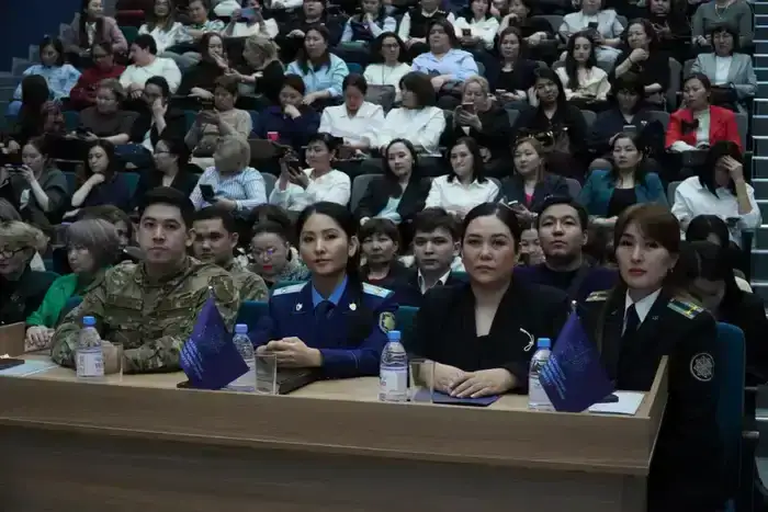 «Закон и порядок»: в Астане прошел форум на тему финансовой и цифровой безопасности (9)