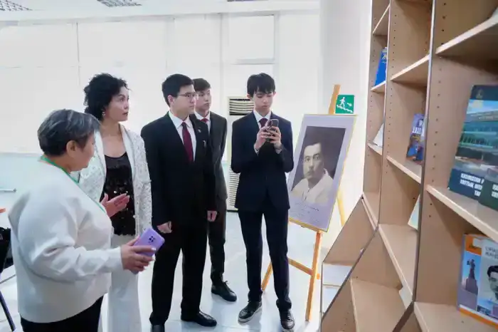 Юные ученые Астаны изучили наследие Ораза Жандосова (4)