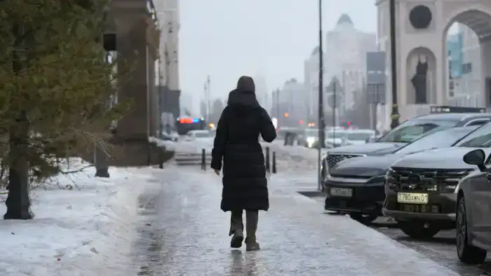 В Астане предложили новый подход к уборке снега и льда: депутаты обсуждают изменения в общественных местах