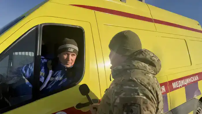 В Кокшетау прошла акция по повышению безопасности дорожного движения: важность уступки дороги экстренным службам