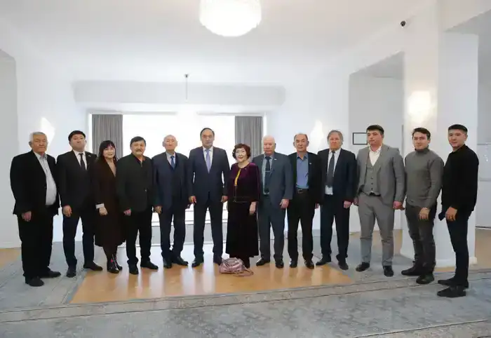 Ербол Карашукеев встретился с представителями творческой интеллигенции (7)