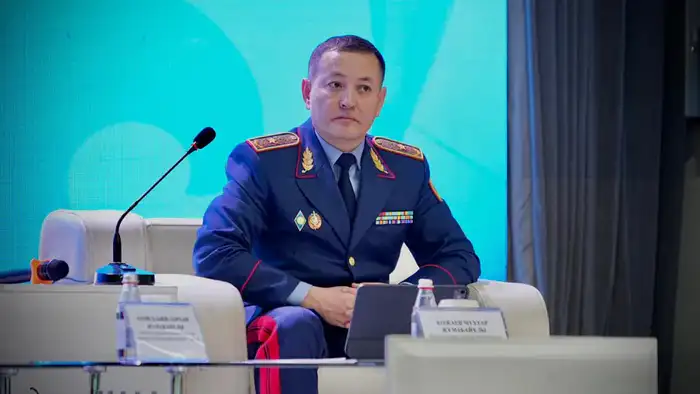 РАЗГОВОР О ВАЖНОМ: ГЛАВА ПОЛИЦИИ ШЫМКЕНТА ВСТРЕТИЛСЯ СО СТУДЕНТАМИ (6)