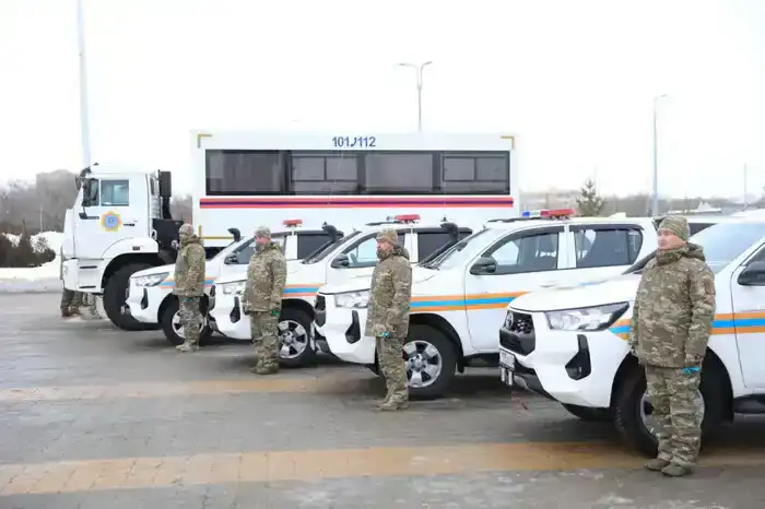В Актобе службе по чрезвычайным ситуациям вручили ключи от новой техники (7)