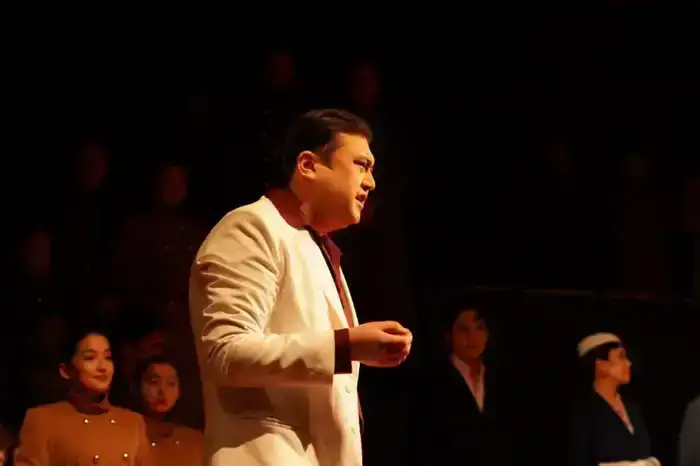 «Екі ғұмыр»: наркомания в центре театральной драмы