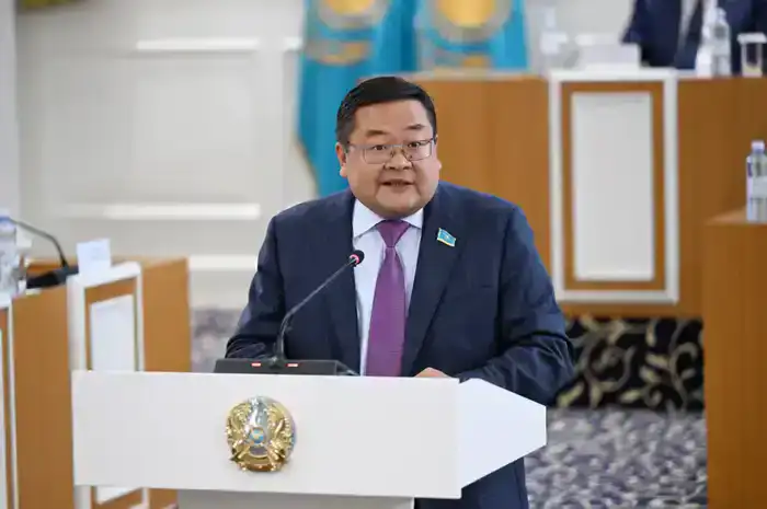 Проект новой Конституции Казахстана готов к референдуму Айдос Сарым