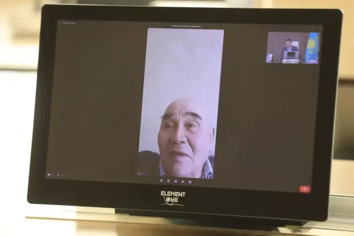 Асхат Шахаров провел онлайн-прием граждан, обсуждая обращения и предложения жителей