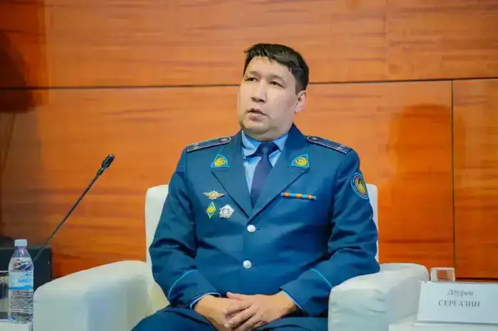 «Закон и порядок»: в Астане прошла профилактическая акция для студентов (8)