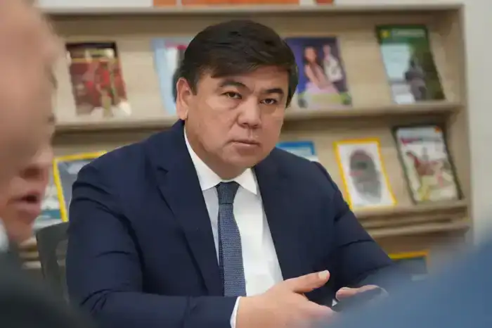 В Туркестанской области продолжается диалог с гражданами: первый заместитель акима отвечает на обращения жителей