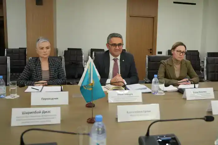 Министр юстиции Ерлан Сарсембаев провел встречу с Ульви Ахундлу заместителем директора Департамента по выборам БДИПЧ ОБСЕ (2)