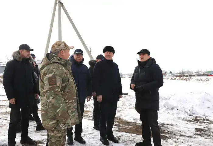 В областном центре активно ведутся берегоукрепительные работы и подготовка к паводку (6)
