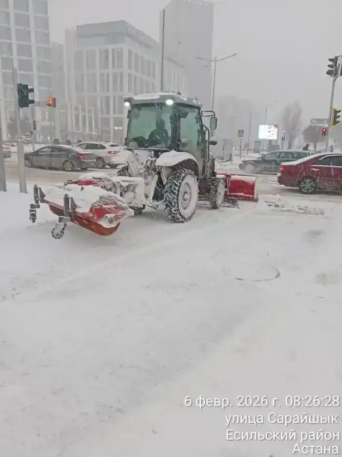 Снегопад в Астане: более 3 000 рабочих и 1 700 единиц техники mobilized для уборки снега