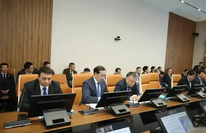 В акимате области обсудили ход развития сфер транспорта, торговли и туризма в регионе (2)