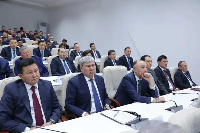 Проект новой Конституции Казахстана представлен: ключевые положения и значимость реформы обсуждаются перед референдумом