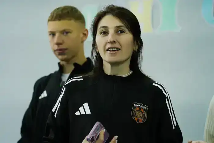 Игроки «Шахтёра» встретились со школьниками (4)