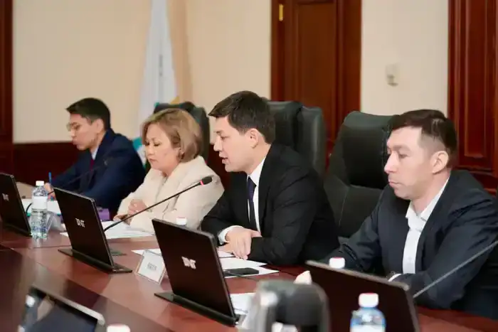 В Министерстве энергетики обсудили новые подходы к нормированию труда в нефтегазовой отрасли (4)