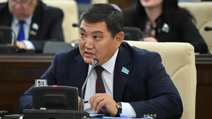 Опасные фейки о продаже земли в Казахстане: как дезинформация может подорвать доверие к новой Конституции