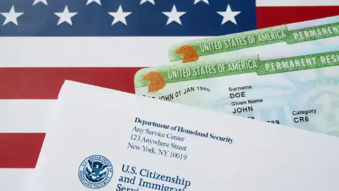 Посол США в Казахстане Джули Стаффт прокомментировала приостановку лотереи грин-карт, отметив, что это не полная отмена программы. Дипломат сделала заявление на брифинге в посольстве, отвечая на вопросы журналистов.