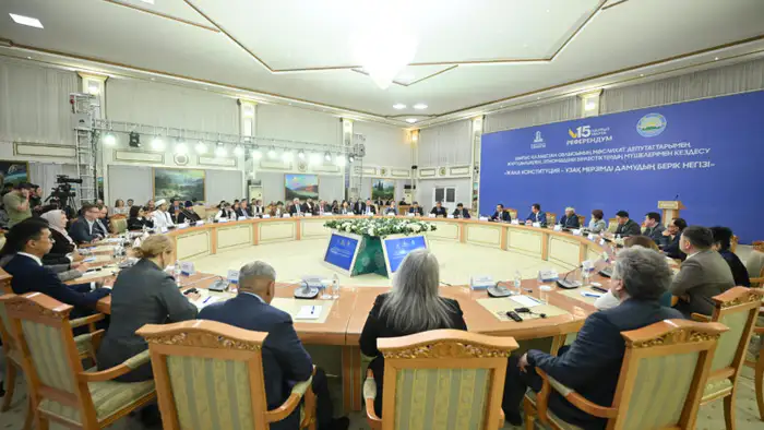 Новая Конституция: шаг к демократии в Казахстане