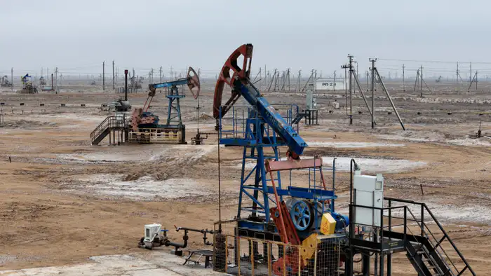 Нефтяные сердца Мангистау: трудовые коллективы поддерживают новую Конституцию, как мощный насос, подающий жизнь в будущее региона