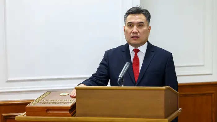 Новый капитан на борту: Аскарбек Ертаев принёс присягу и готов вести курс на социальные перемены