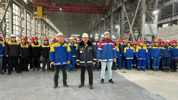 Казахстанский холдинг 'АЗМК GROUP' поддерживает референдум по новой Конституции: собрание трудового коллектива в Алматы