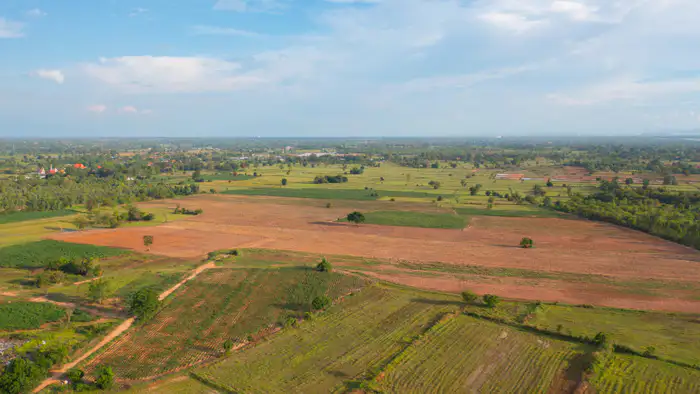 Опровержение фейка о продаже земли иностранцам: стабильность земельных отношений в Казахстане под угрозой