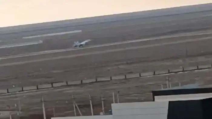 Российский истребитель Су-30 совершил экстренную посадку в международном аэропорту Атырау