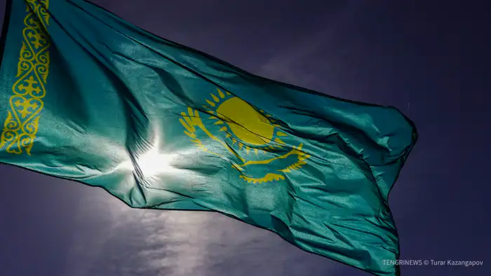 Казахстан: шаг к зрелости или танец на острие ножа?