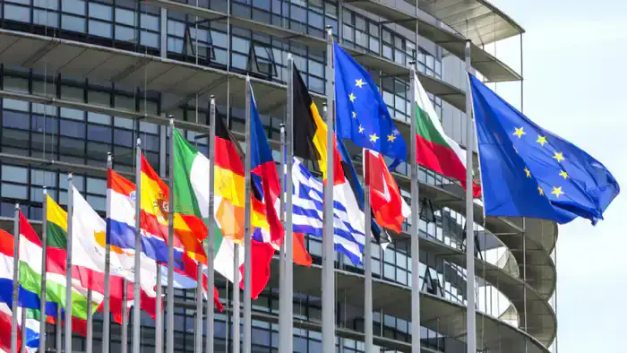 Европарламент требует увеличить военную помощь Украине