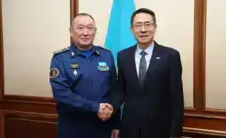 Министр обороны Казахстана Даурен Косанов и Посол Китая Хань Чуньлин обсудили военное сотрудничество