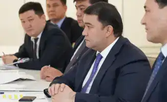 Туркестанская область: Аким обсудил с подрядчиками ход строительства железнодорожной линии «Дарбаза - Мактаарал» и планы по ускорению работ